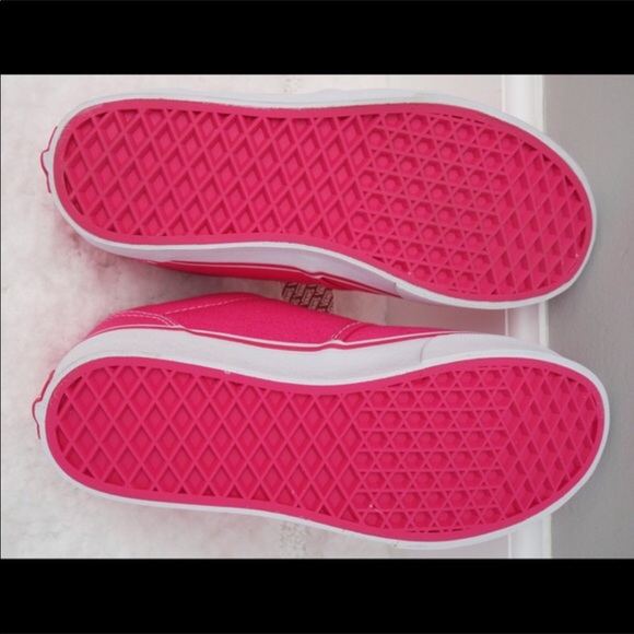 NEW VANS - Picture 6 of 6